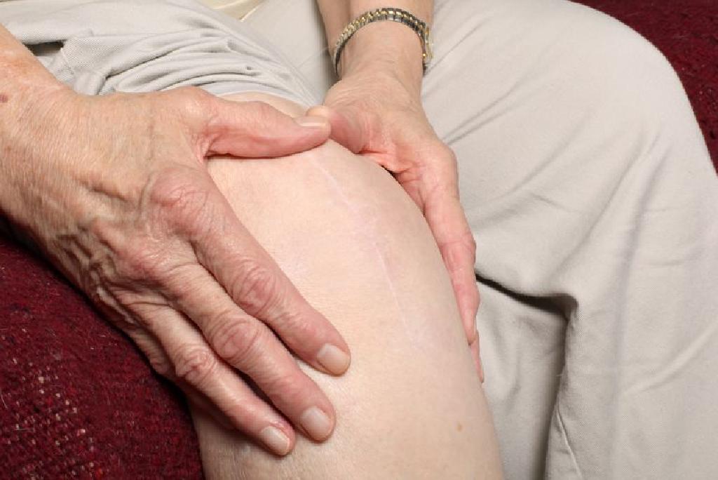 bol u zamjeni zgloba koljena nakon operacije