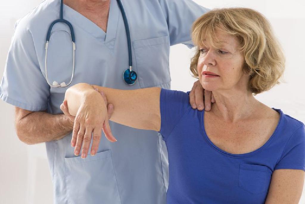 Reumatoidni artritis – simptomi, liječenje i prehrana